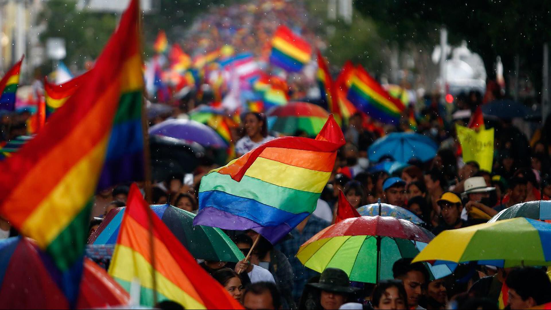 Miles de personas de todo México participan en marchas del Orgullo ...