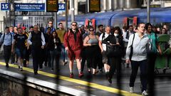 Huelga de trabajadores ferroviarios paraliza ...