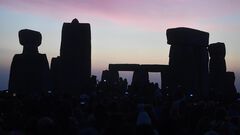Miles de personas reciben el verano en Stoneh...