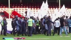 Extremistas islámicos irrumpen ceremonia del ...