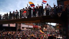 De los movimientos revolucionarios a la nueva...