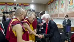 Dalai Lama celebra su cumpleaños 87 entre apl...