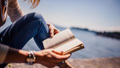 Recomendaciones de series, películas y libros...