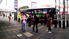 Usuarios de L1 del Metro se movilizan sin con...