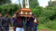 Parte cortejo fúnebre de familiares de Lupita...