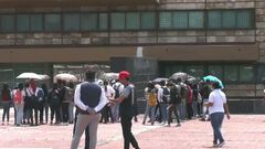 Protestan frente a CU para demandar más plaza...