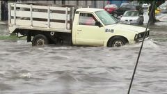 Fuerte lluvia causa encharcamientos e inundac...