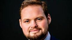 Primer alcalde abiertamente gay de Oklahoma r...