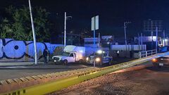 Hallan cuatro cuerpos en camioneta abandonada...