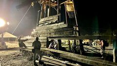 Continúa la búsqueda de 10 mineros atrapados ...