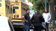Camioneta de valores atropella a mujer repart...