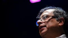 Gustavo Petro asume presidencia de Colombia, ...