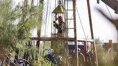 Rescatistas ingresan para evaluar condiciones...