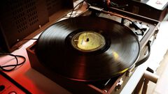 El disco de vinilo vive inesperado apogeo, pe...