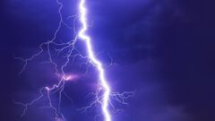 Captan caída de rayo en pleno centro de Cozum...