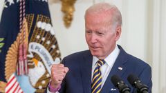 Joe Biden condena ataque a Salman Rushdie
