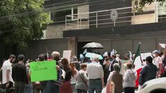Realizan protesta frente a la Embajada de Nic...
