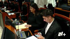 Jóvenes se convierten en diputados por un día...