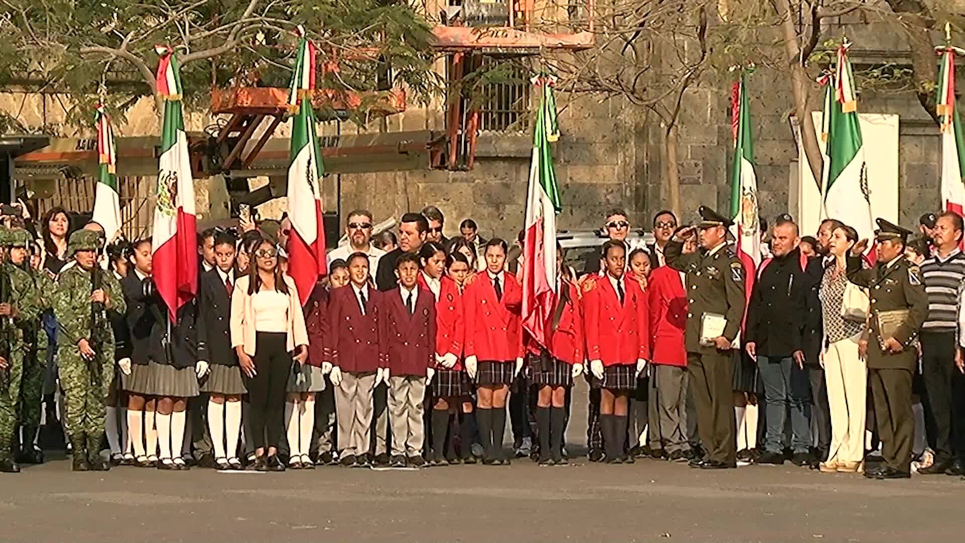 Conmemoran Día de la Bandera de Forma Presencial | N+